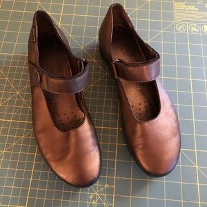 Mephisto Mary Jane Size 39 Metallic Brown